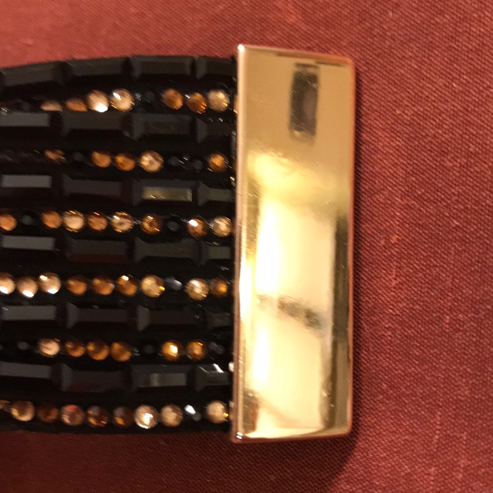 Beautiful Rhinestone magnetic bracelet - Picture 5 of 8